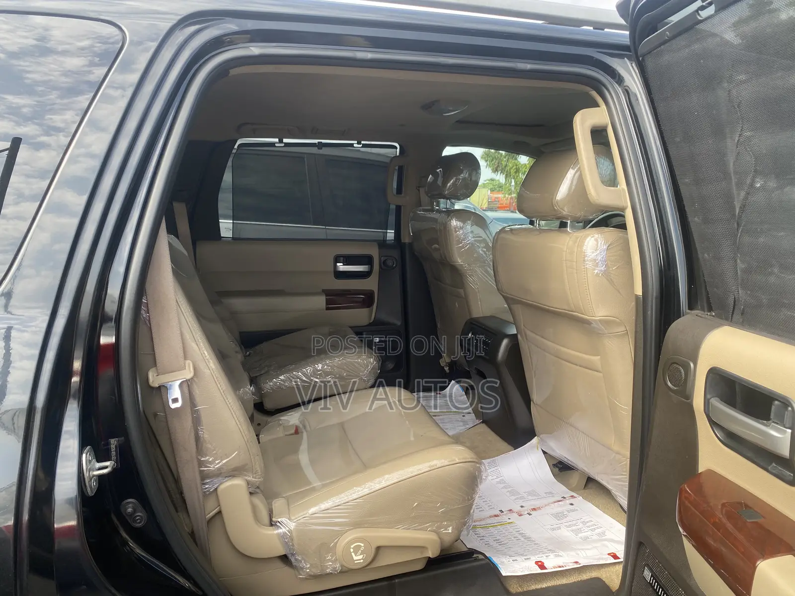 Toyota Sequoia Platinum 4dr SUV 4WD (5.7L 8cyl 6A) 2015 Black