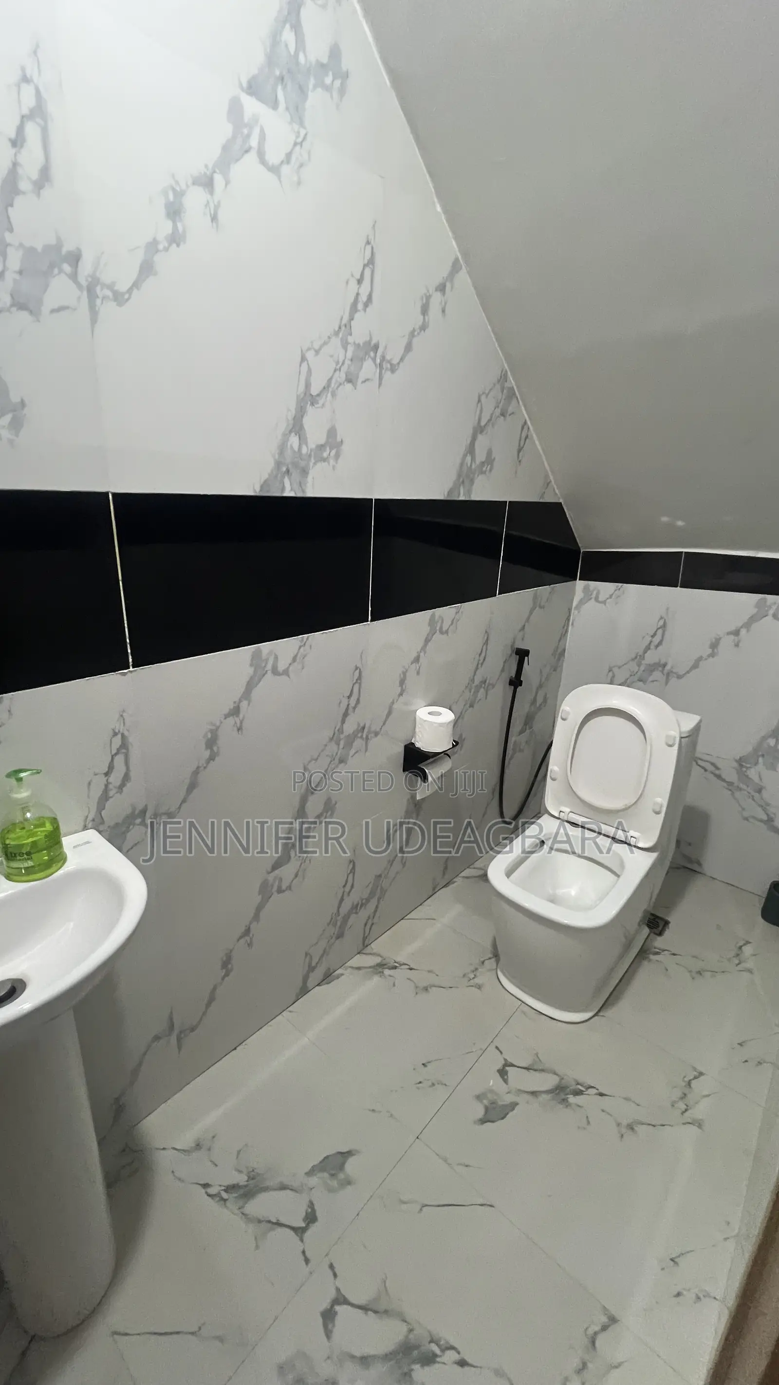 4bdrm Townhouse / Terrace in Legislative Quarters, Apo District