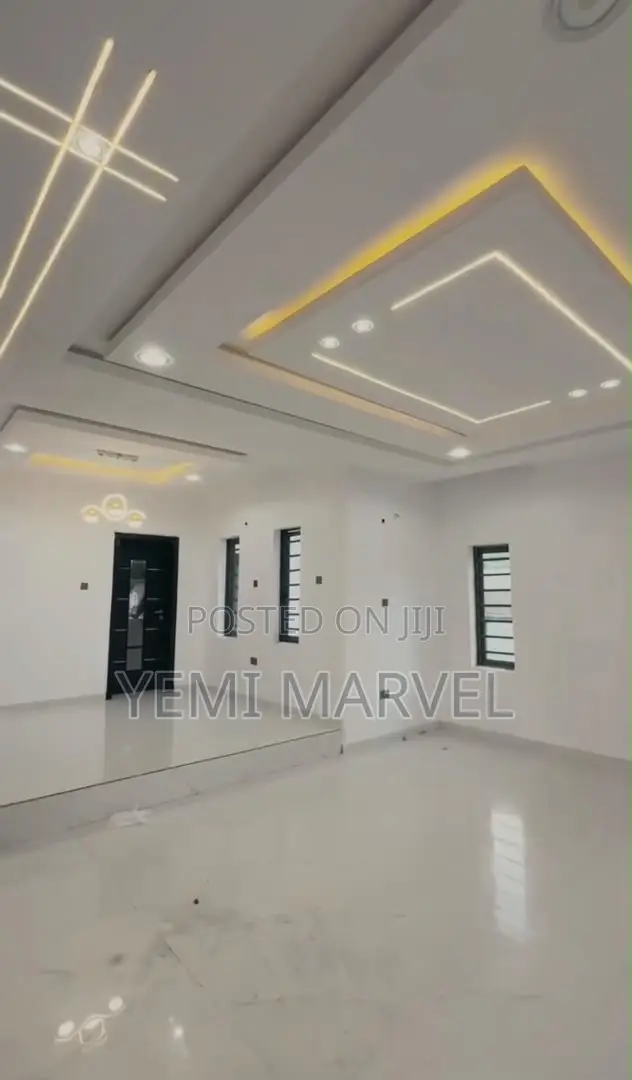 4bdrm Duplex in Mayfield Garden, for sale