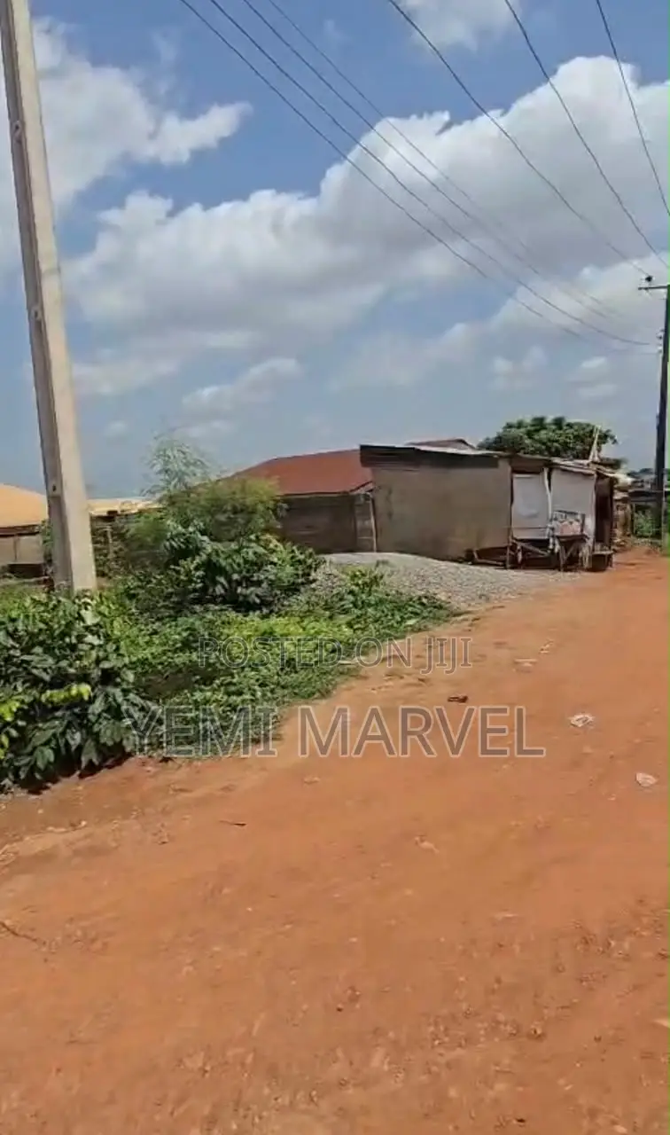 Plot of Land With Borehole, Fenced, 10 Secs Drive to the Tarred Road