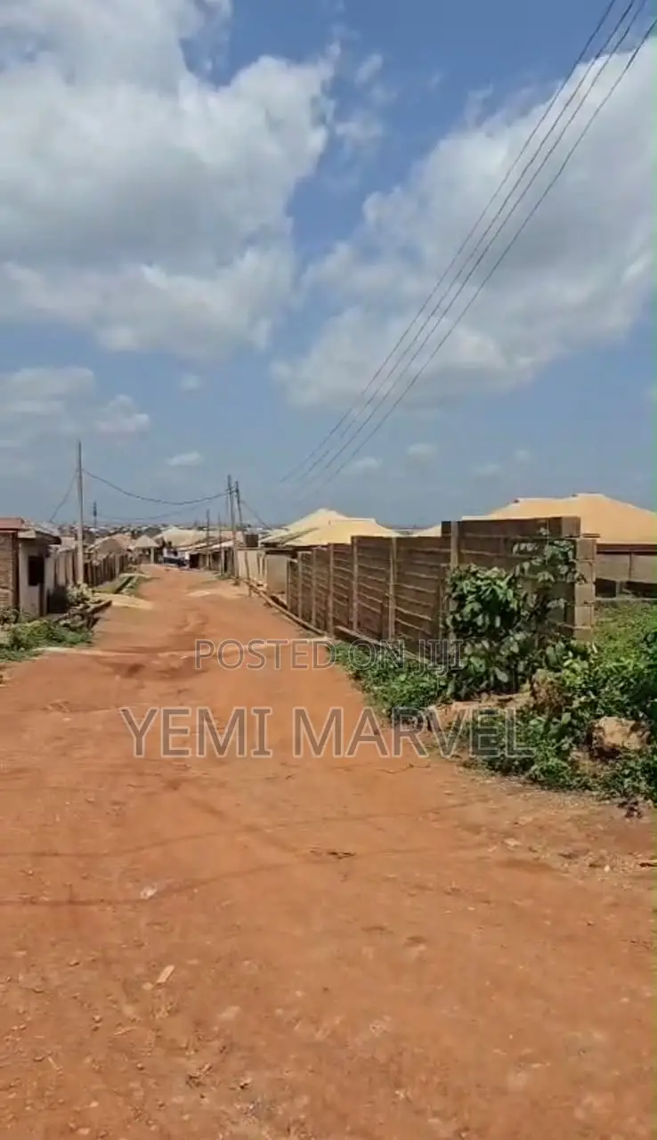 Plot of Land With Borehole, Fenced, 10 Secs Drive to the Tarred Road