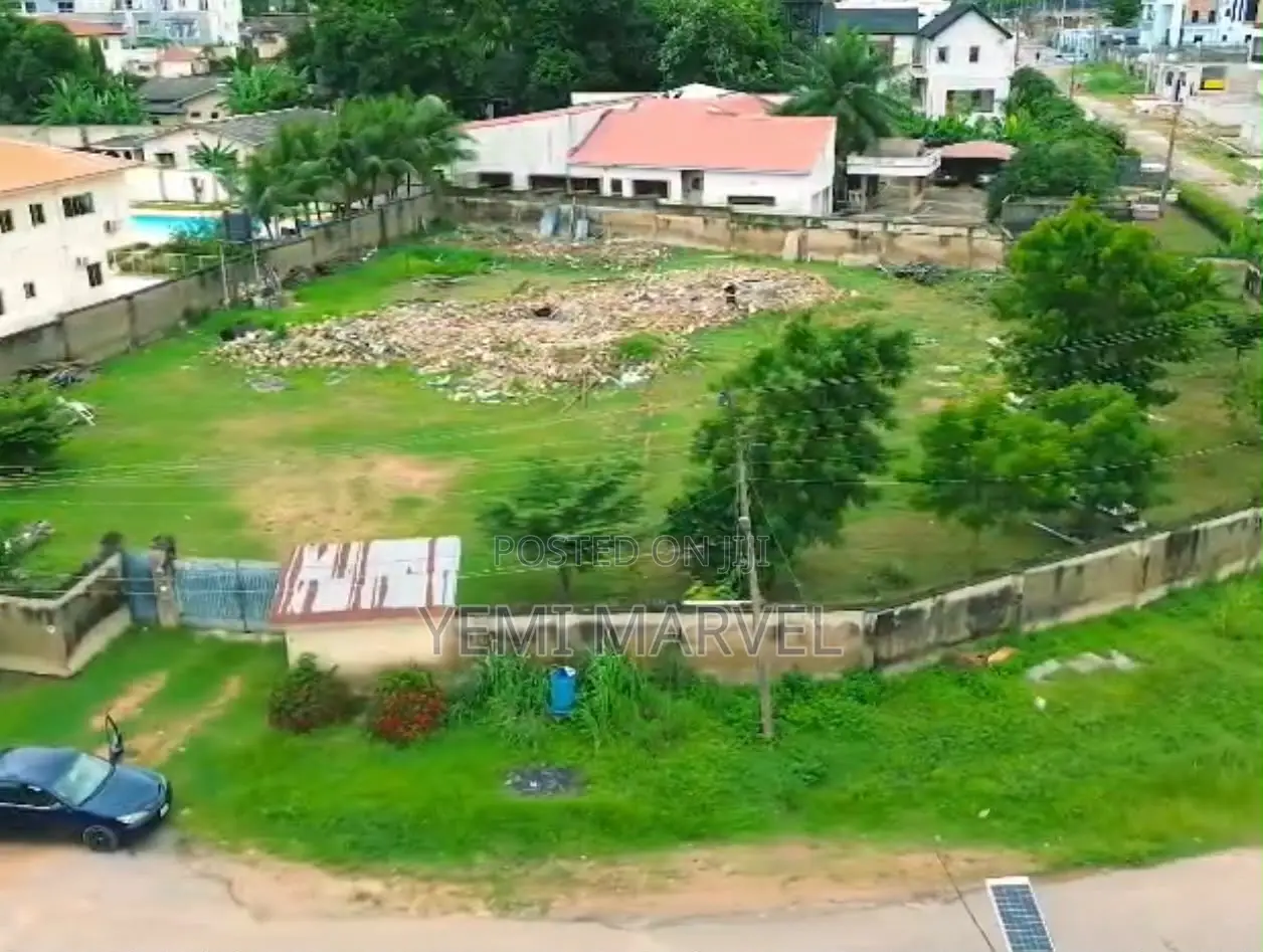 831sqm Inside Kobiowu Crescent Iyaganku GRA, Ibadan With C of O