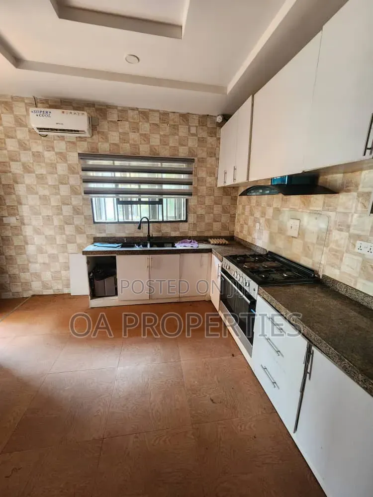 Furnished 3bdrm Duplex in S&T Jericho Gra for rent