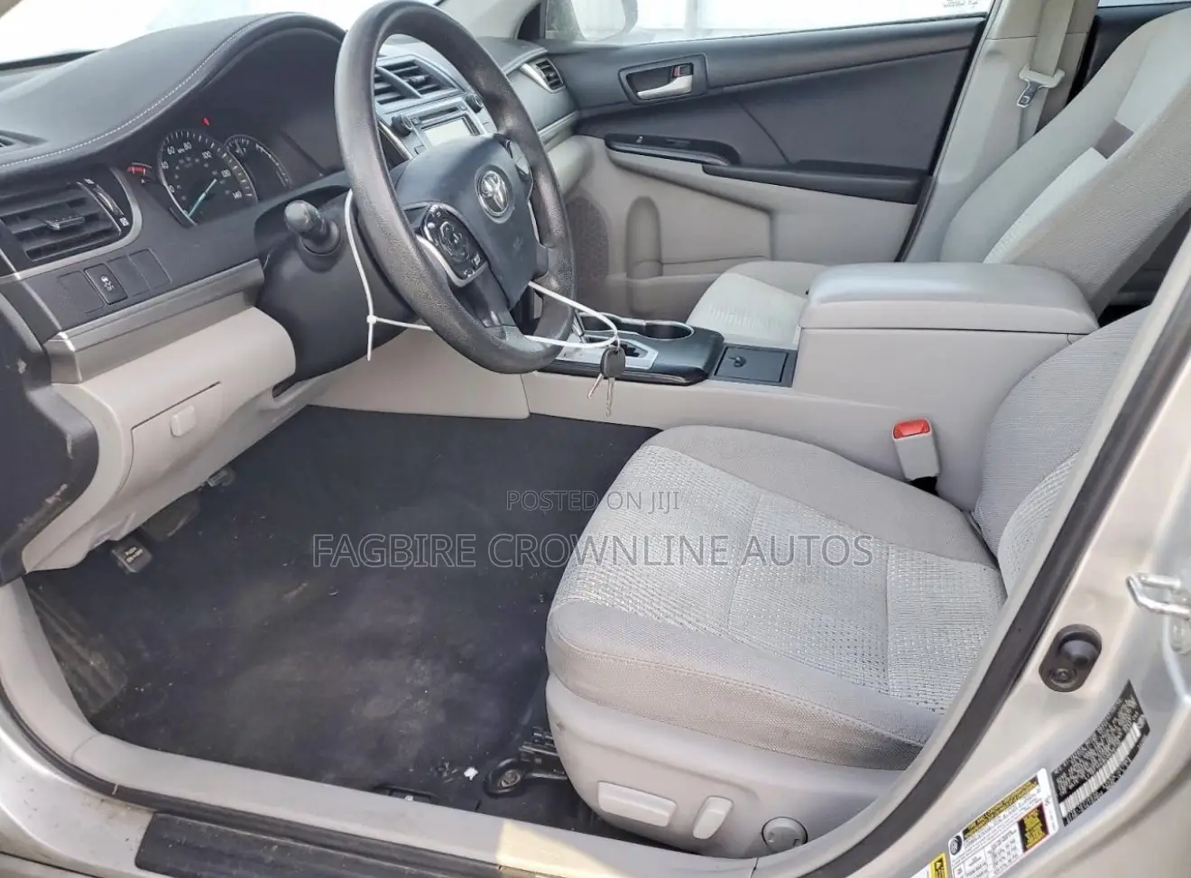 Toyota Camry LE 4dr Sedan (2.5L 4cyl 6A) 2012 Silver