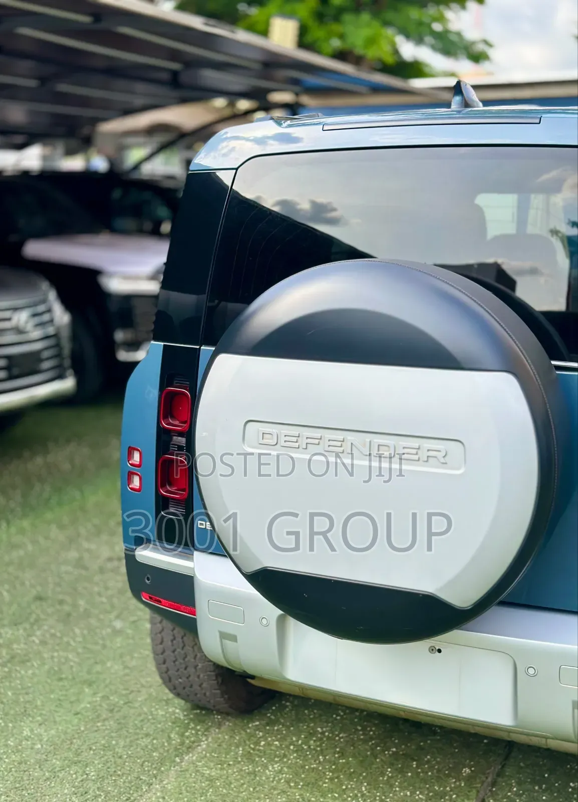 Land Rover Defender 2021 Blue