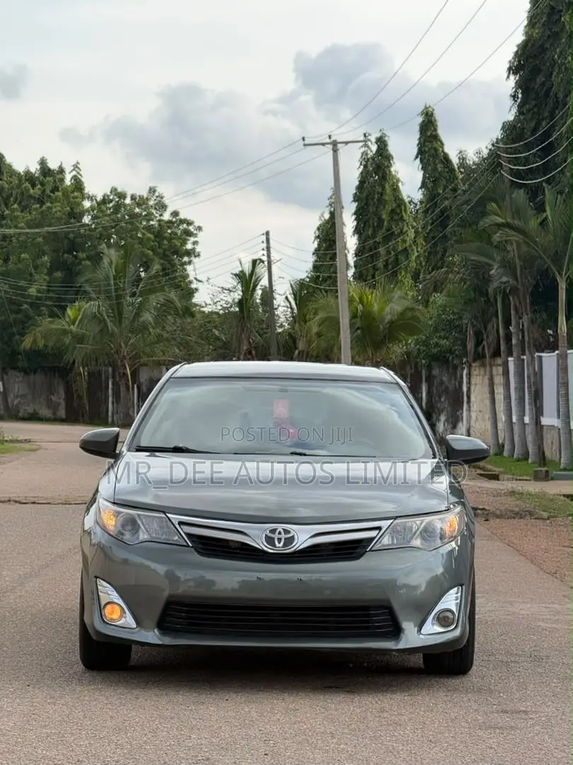 Toyota Camry 2014 Gray