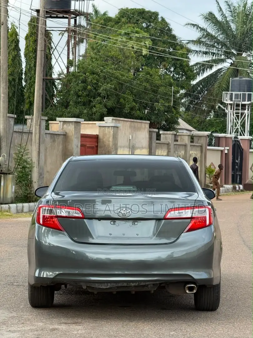 Toyota Camry 2014 Gray