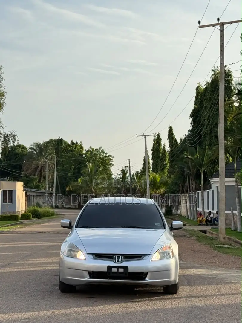 Honda Accord 2005 Silver