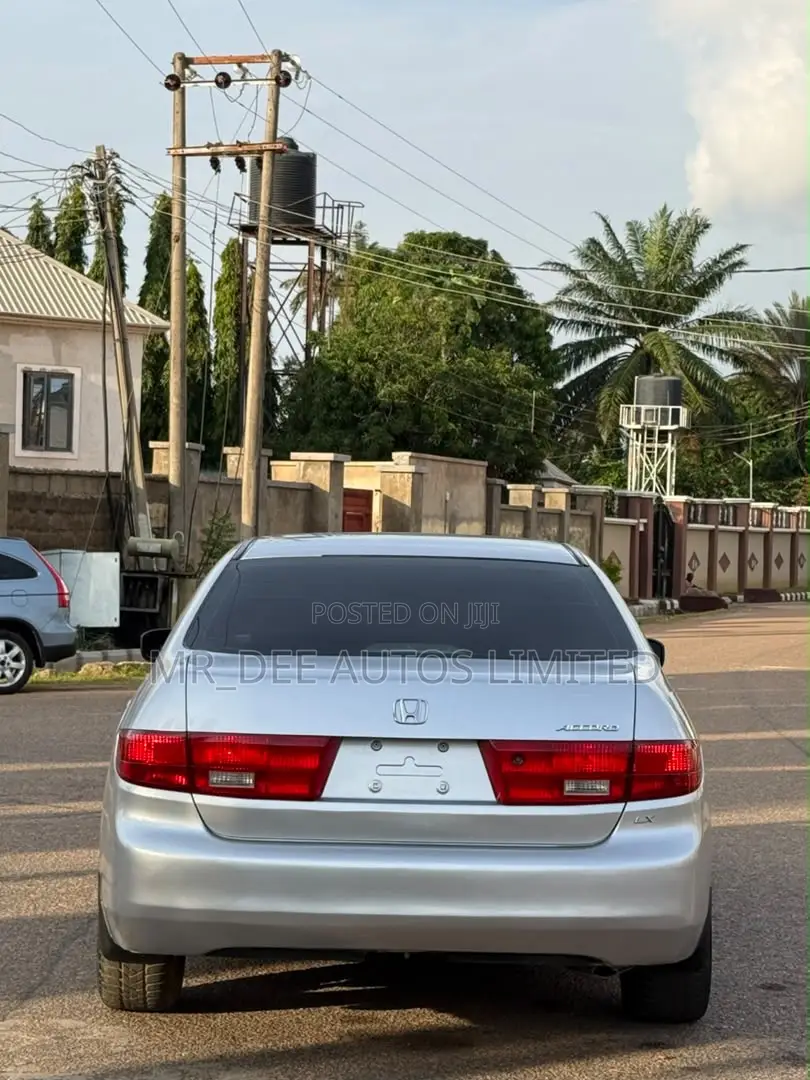 Honda Accord 2005 Silver