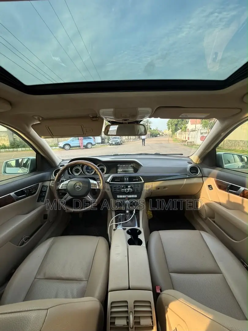 Mercedes-Benz C300 2014 Blue