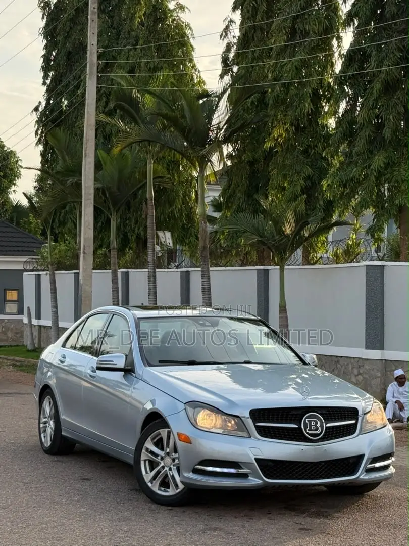 Mercedes-Benz C300 2014 Blue