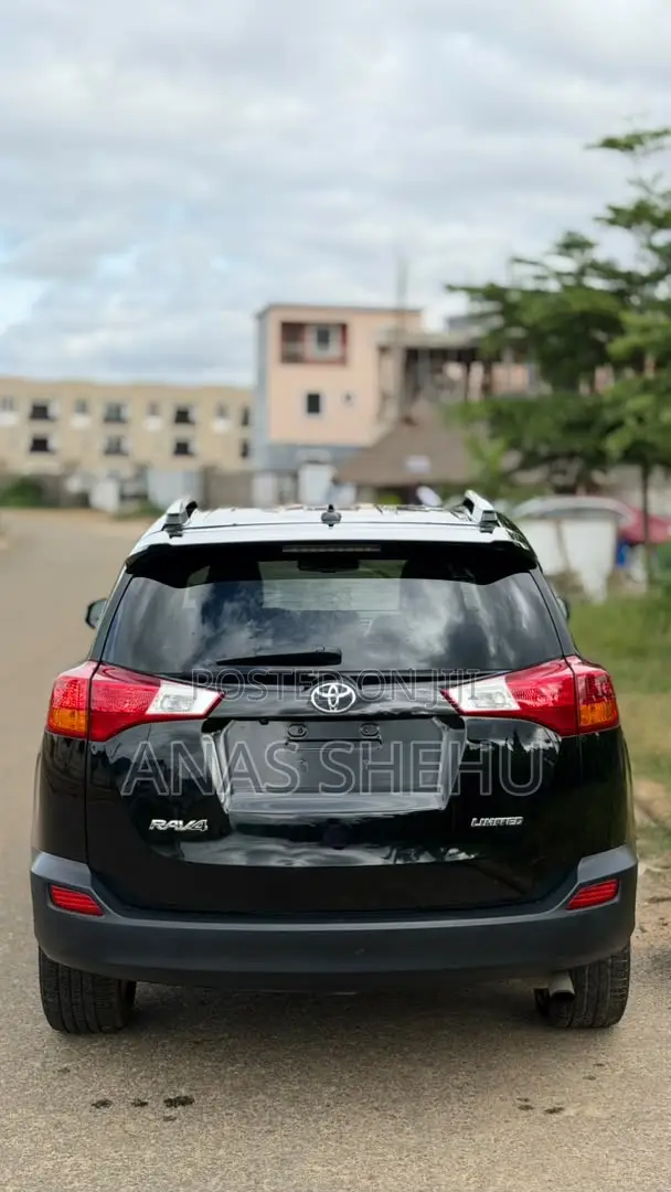 Toyota RAV4 Limited 4dr SUV AWD (2.5L 4cyl 6A) 2015 Gray
