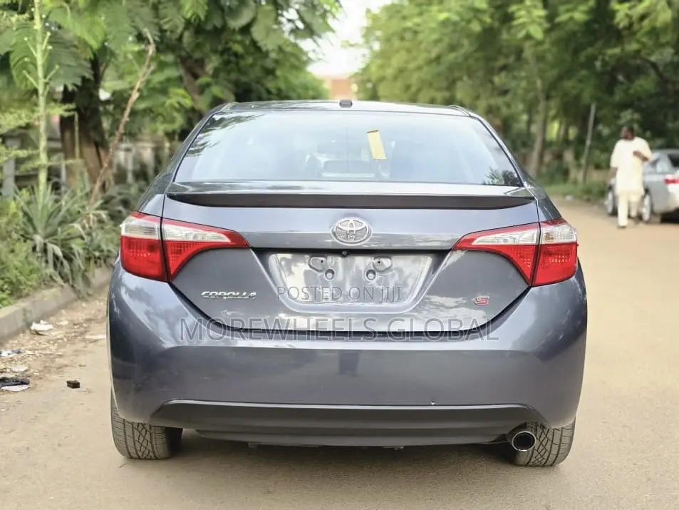 Toyota Corolla S Plus 4dr Sedan (1.8L 4cyl 6M) 2014 Gray