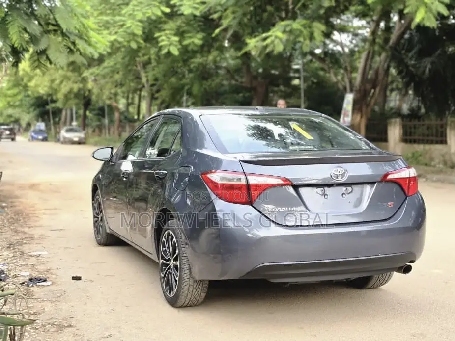 Toyota Corolla S Plus 4dr Sedan (1.8L 4cyl 6M) 2014 Gray