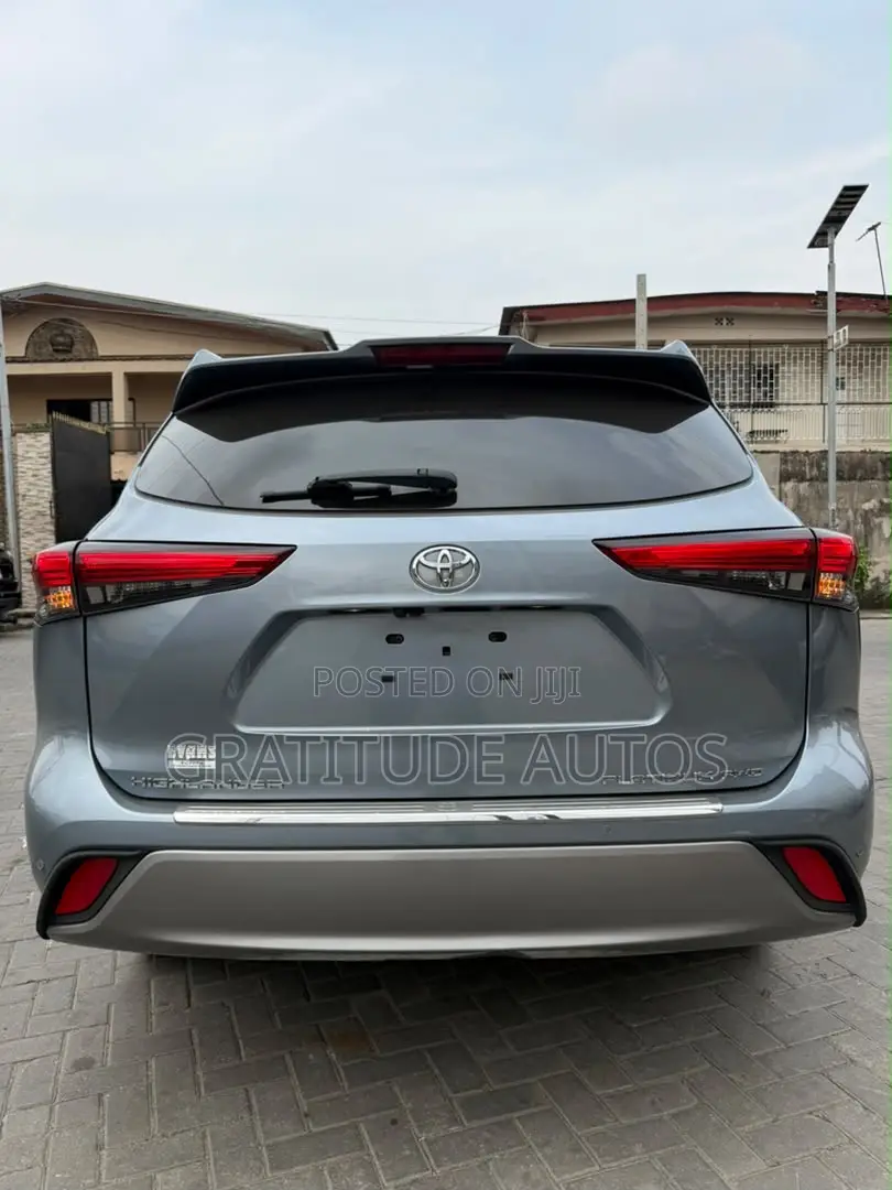 Toyota Highlander Platinum 2022 Blue