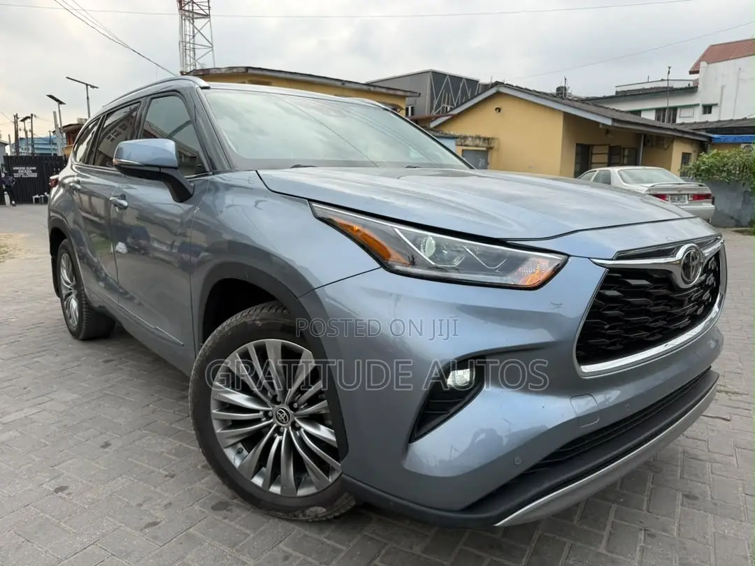 Toyota Highlander Platinum 2022 Blue