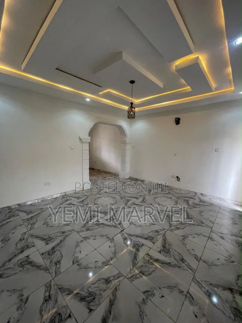 2bdrm Block of Flats in Ireakari Estate, for rent