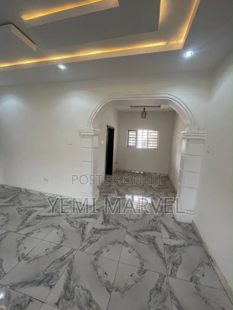 2bdrm Block of Flats in Ireakari Estate, for rent