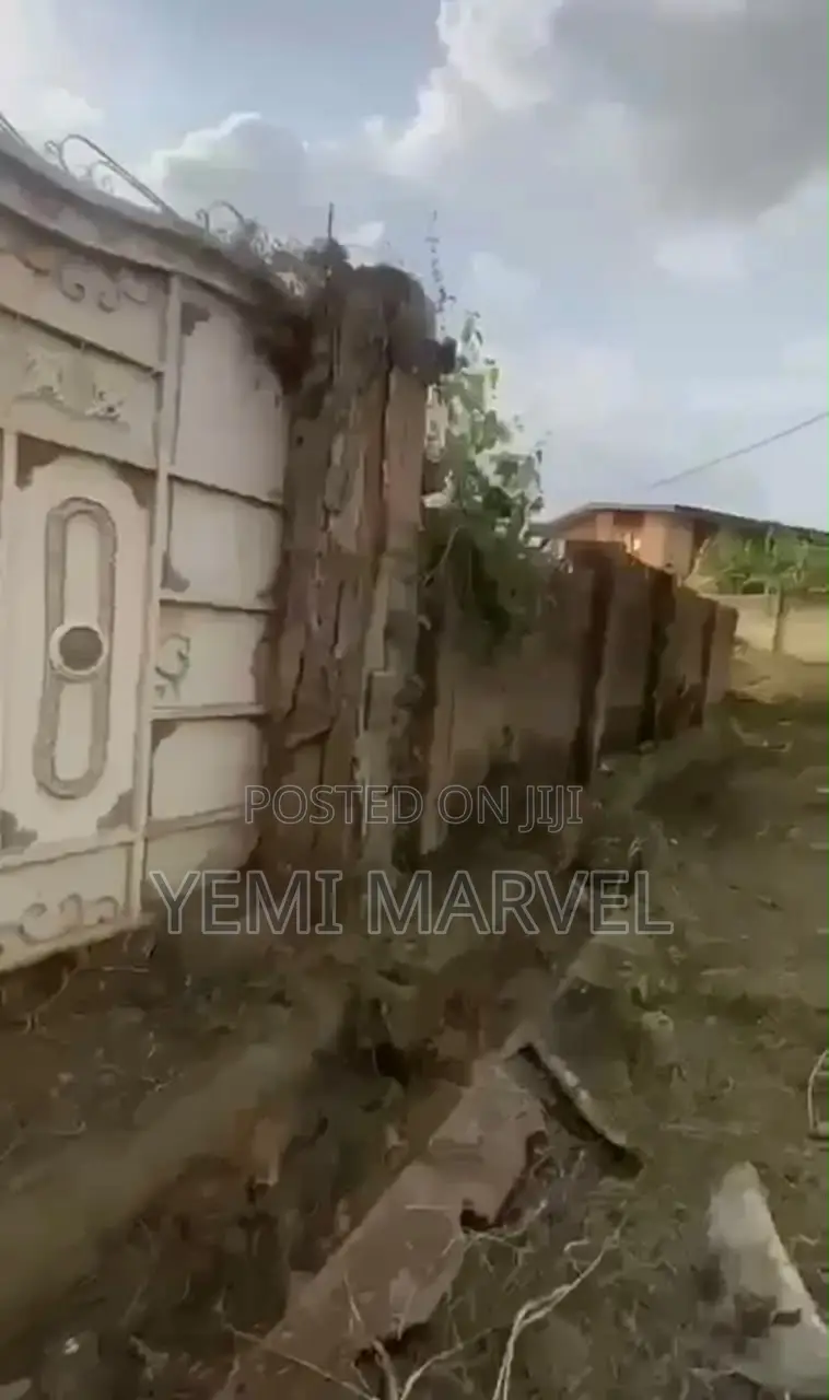 958sqm Corner Piece Land With C of O at Johnson Awe, Oluyole, Ibadan