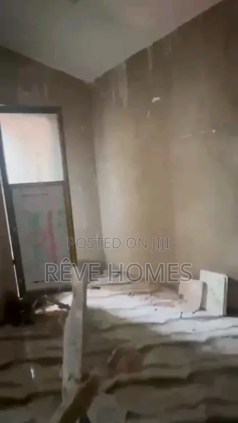 Mini Flat in Fola Agoro for rent