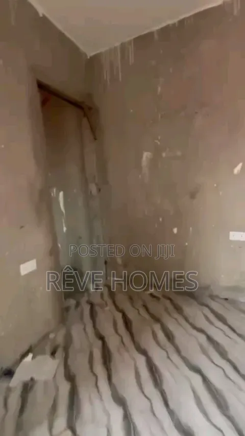 Mini Flat in Fola Agoro for rent