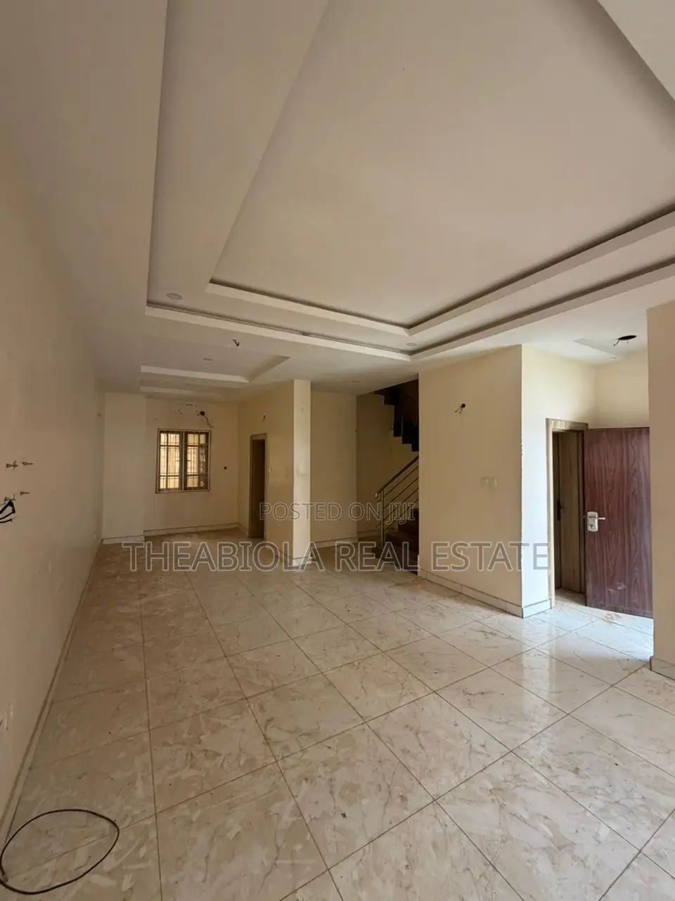 5bdrm Townhouse / Terrace in Guzape, Abuja for rent