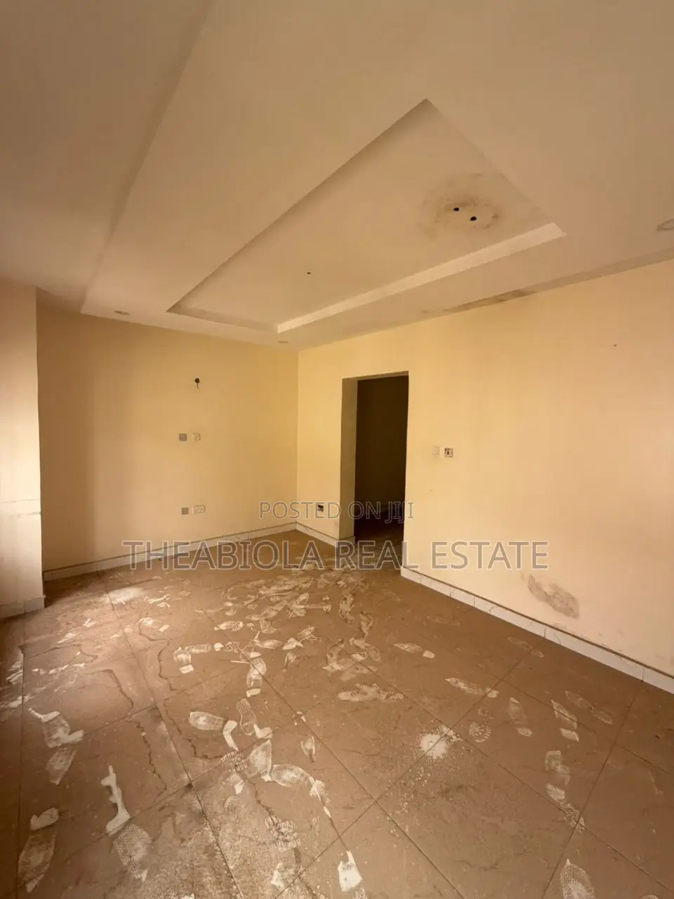 5bdrm Townhouse / Terrace in Guzape, Abuja for rent