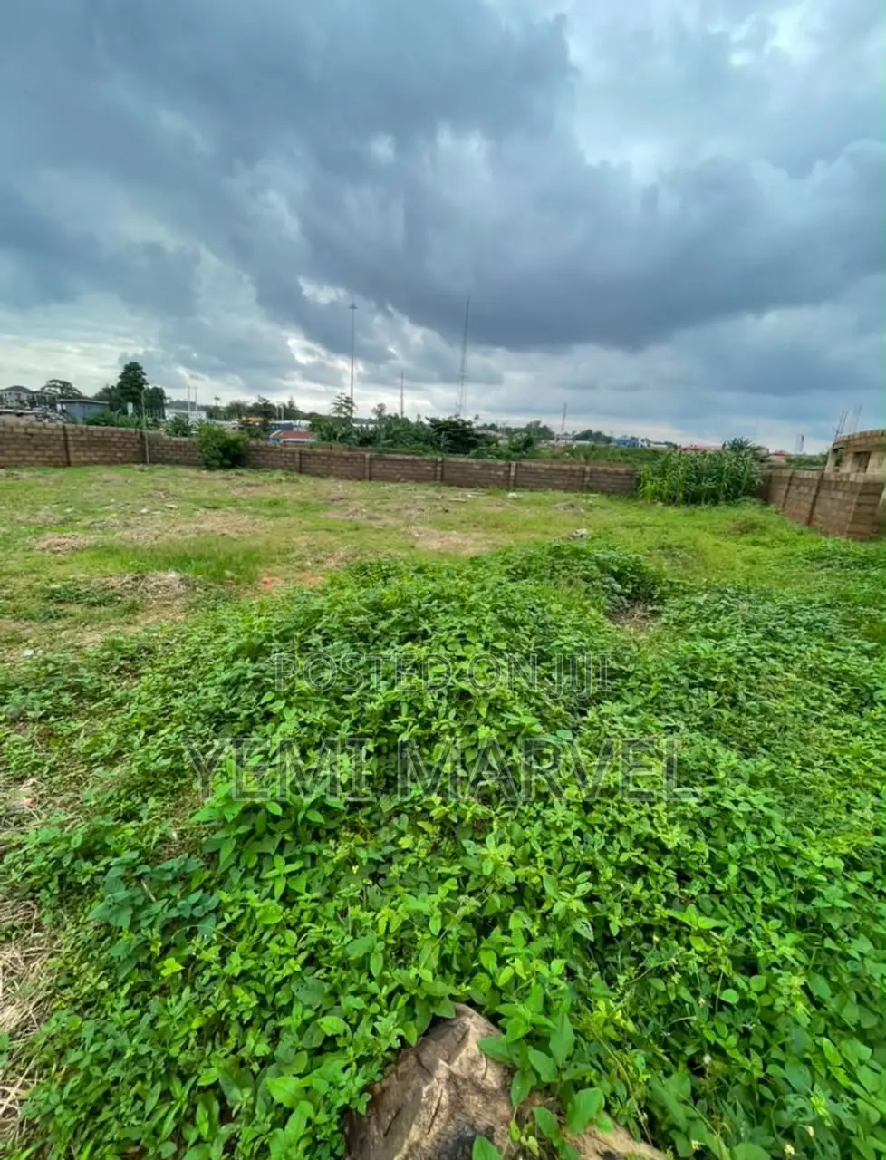 735sqm of Mixed Used Land at Adeojo Estate, Old Ife Road With a CofO.