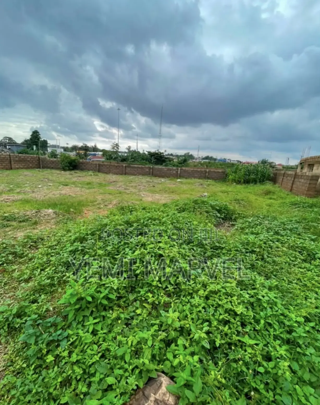 735sqm of Mixed Used Land at Adeojo Estate, Old Ife Road With a CofO.