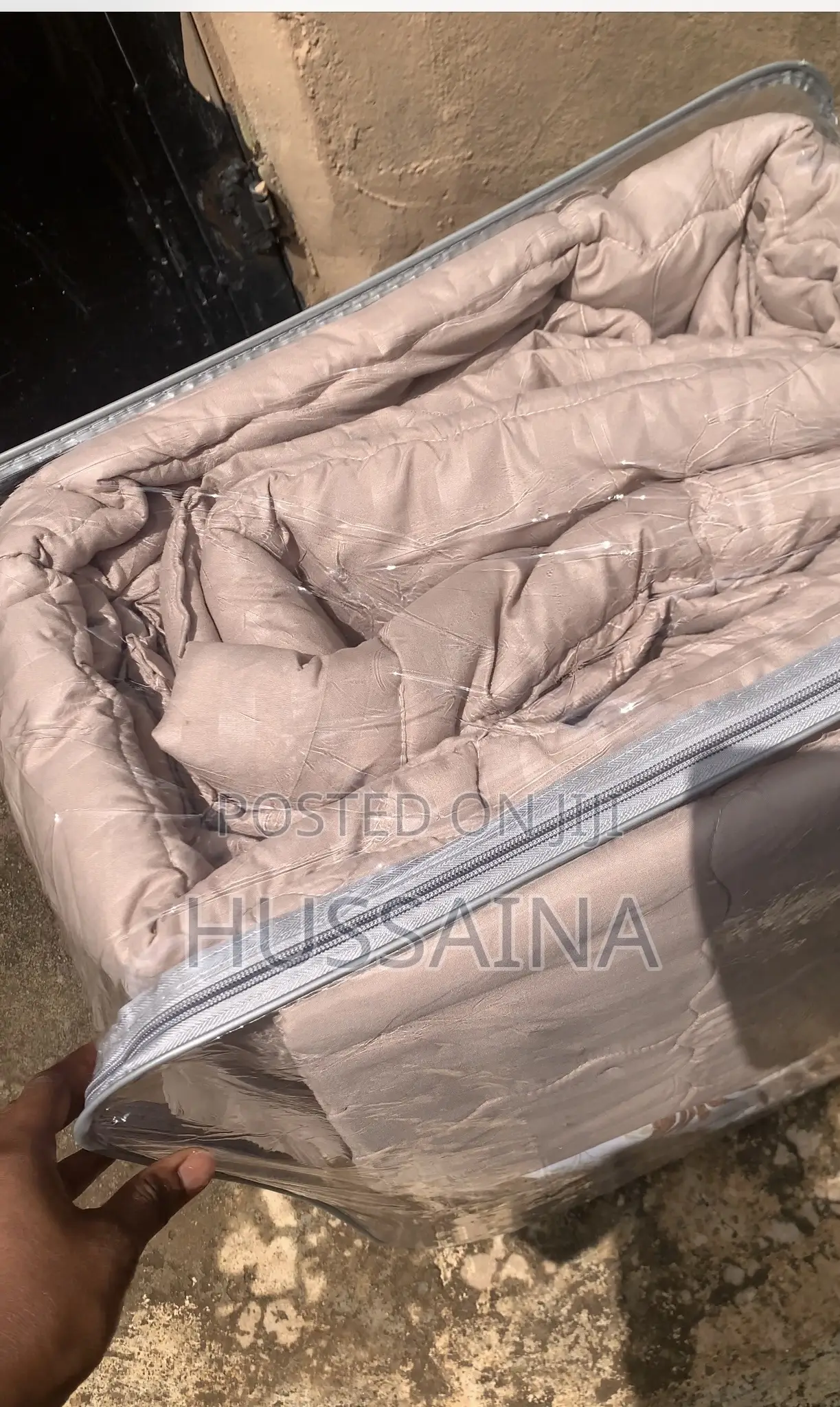Duvet Set ,(Comes With 4padded Pillowcases, Bedsheet , Big Duvet