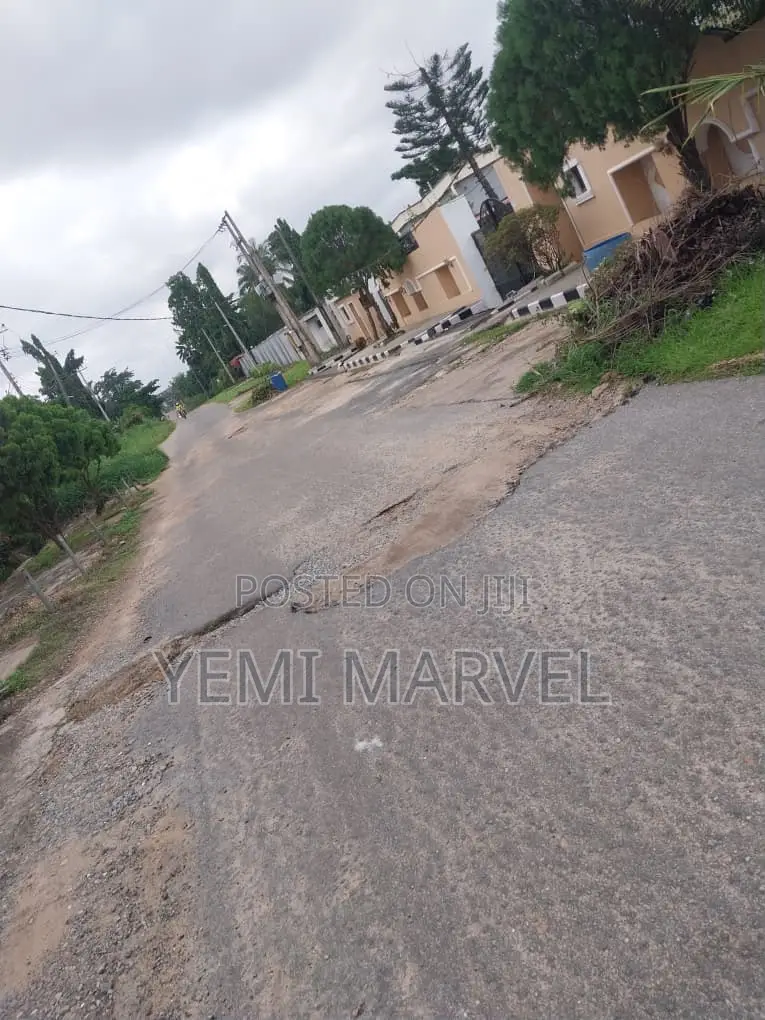 610sqm Cornerpiece Land on Tarred Road at Oba Adesida, Iyaganku GRA