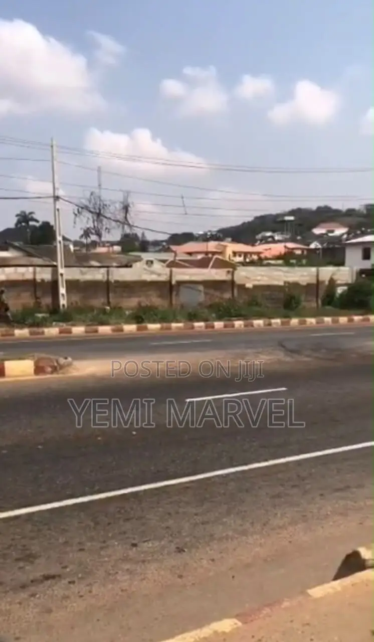2437sqm of Commercial Land With C of O Along U.C.H / Gate Road, Ib