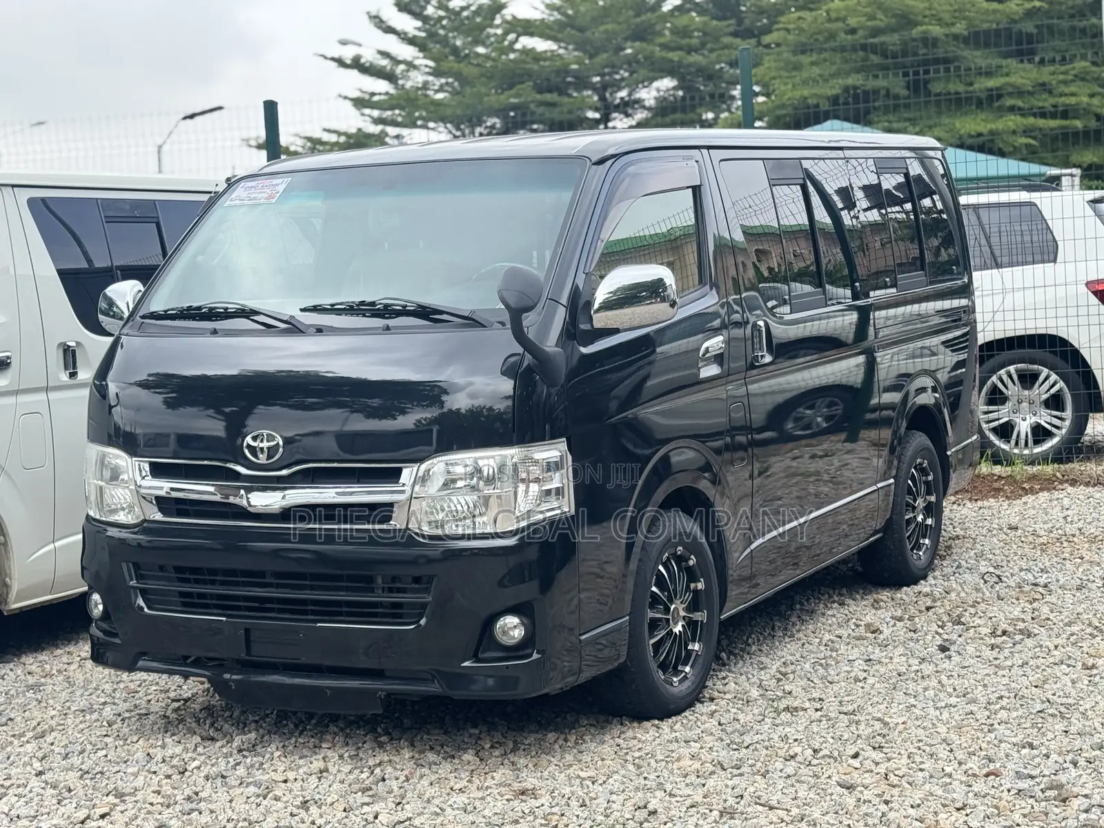 Toyota HiAce 2012 Black