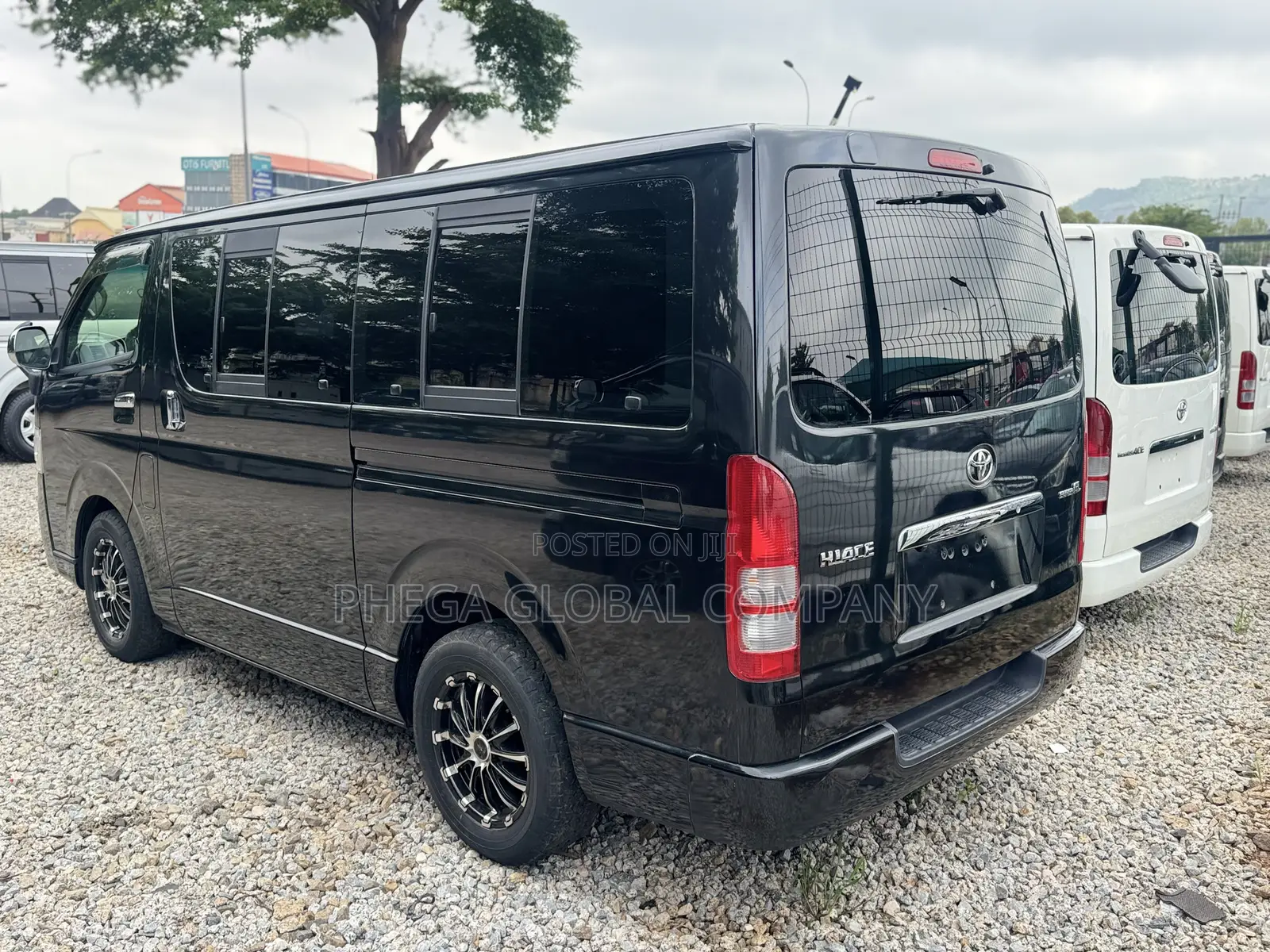 Toyota HiAce 2012 Black