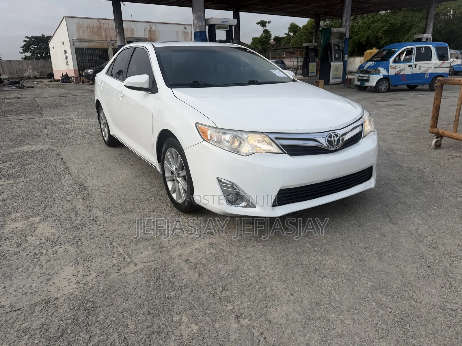 Toyota Camry XLE 4dr Sedan (2.5L 4cyl 6A) 2014 White