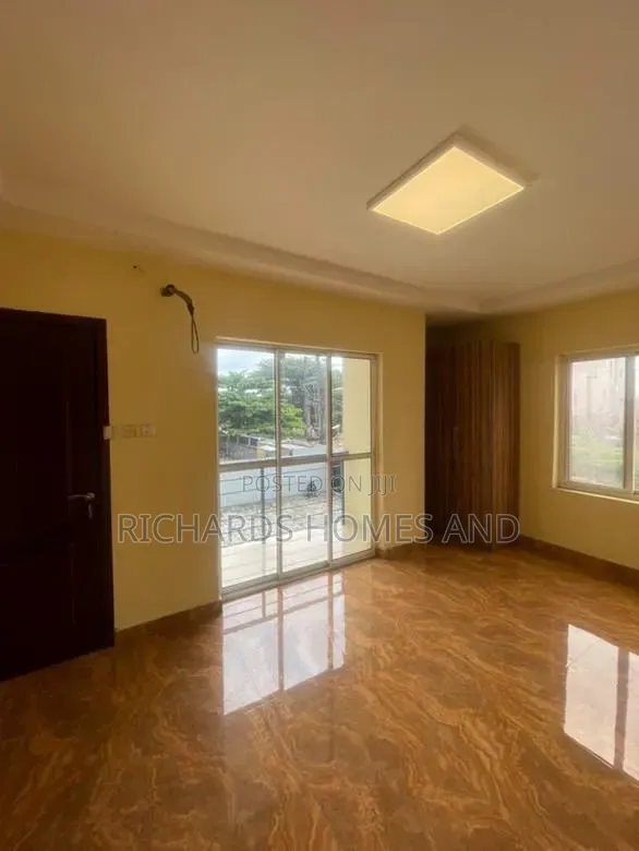 4bdrm Duplex in U3 Estate Lekki for rent