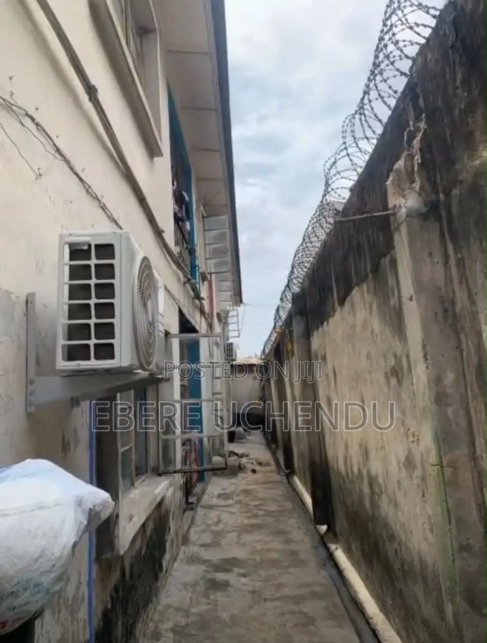 3bdrm Block of Flats in Aguda Surulere Lagos for sale