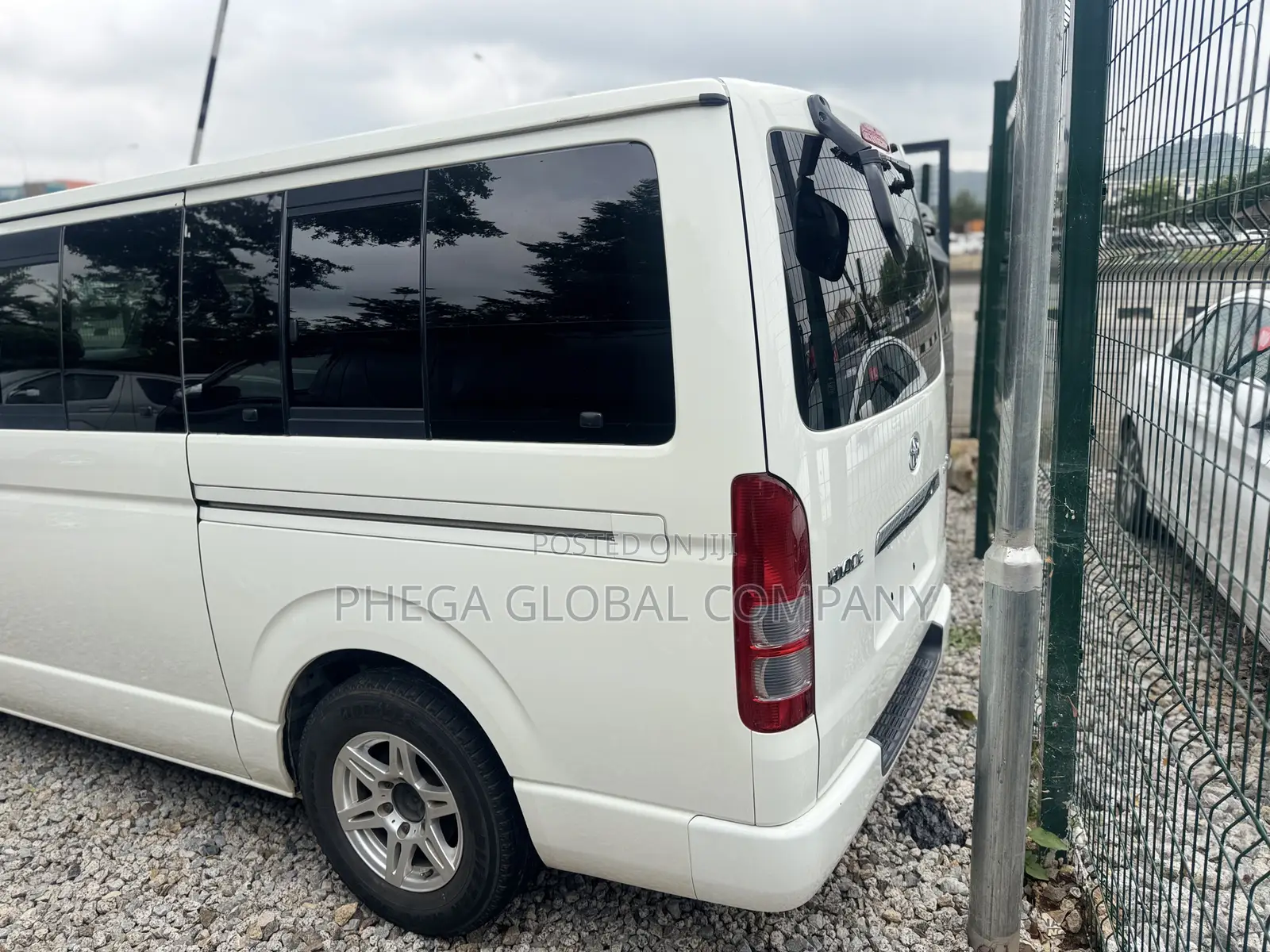 Toyota HiAce 2010 White