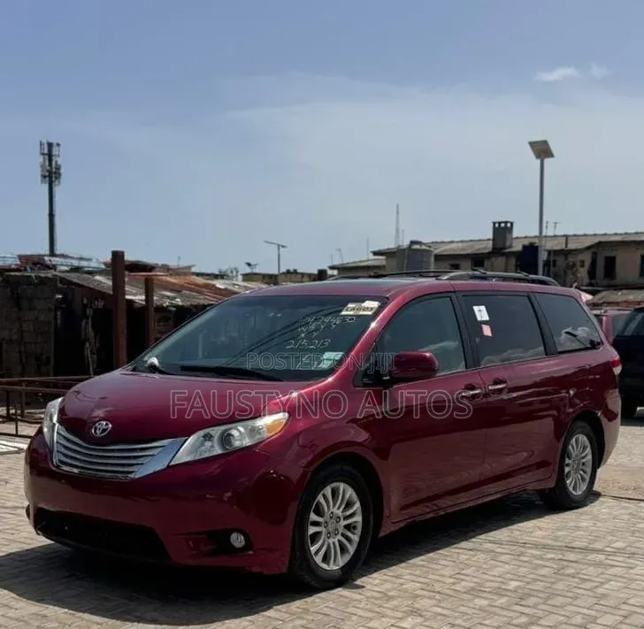 Toyota Sienna XLE 7 Passenger Mobility 2012 Red