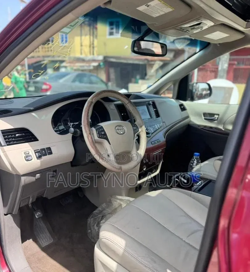 Toyota Sienna XLE 7 Passenger Mobility 2012 Red