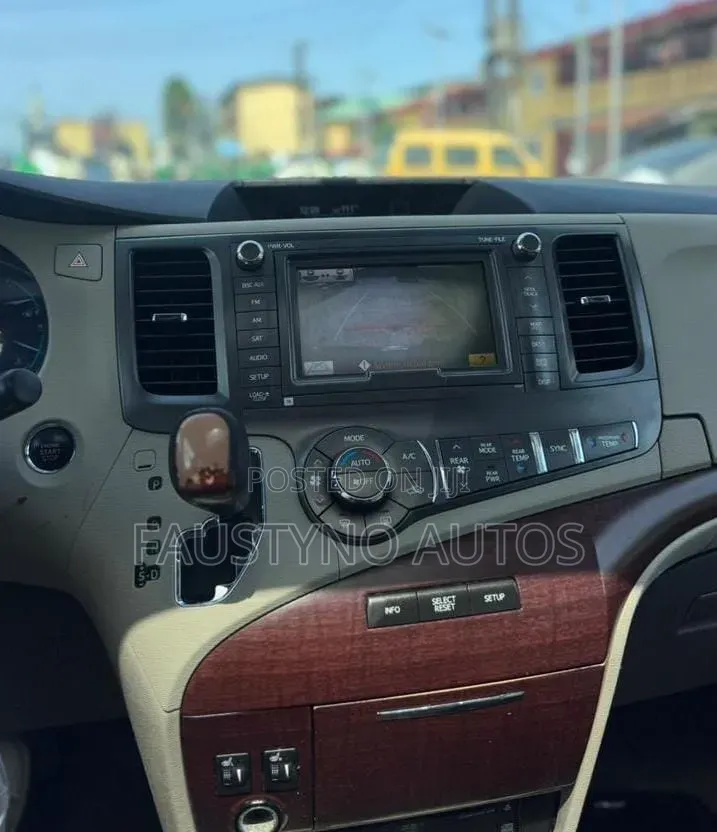 Toyota Sienna XLE 7 Passenger Mobility 2012 Red