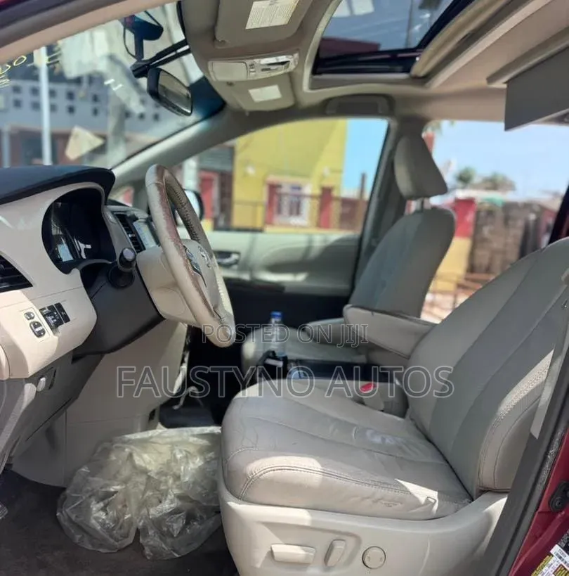 Toyota Sienna XLE 7 Passenger Mobility 2012 Red