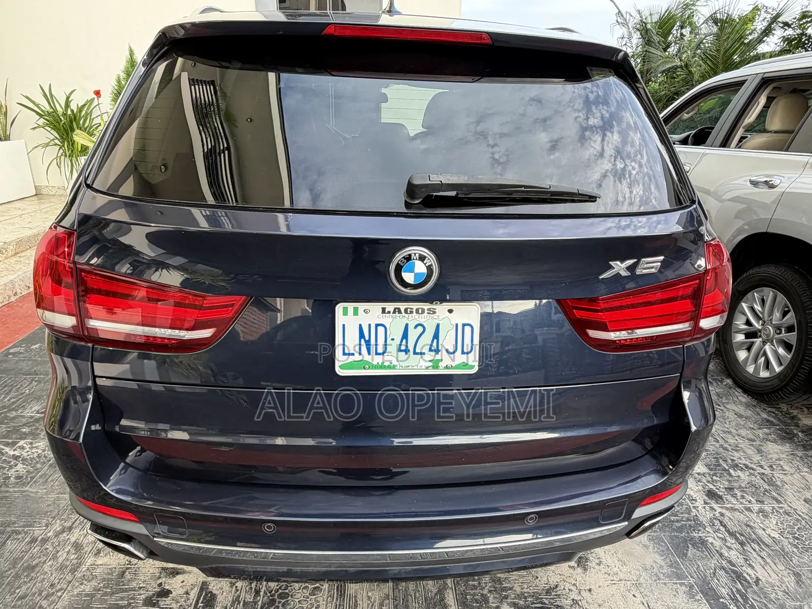 BMW X5 xDrive50i 4dr SUV AWD (4.4L 8cyl Turbo 8A) 2015 Blue