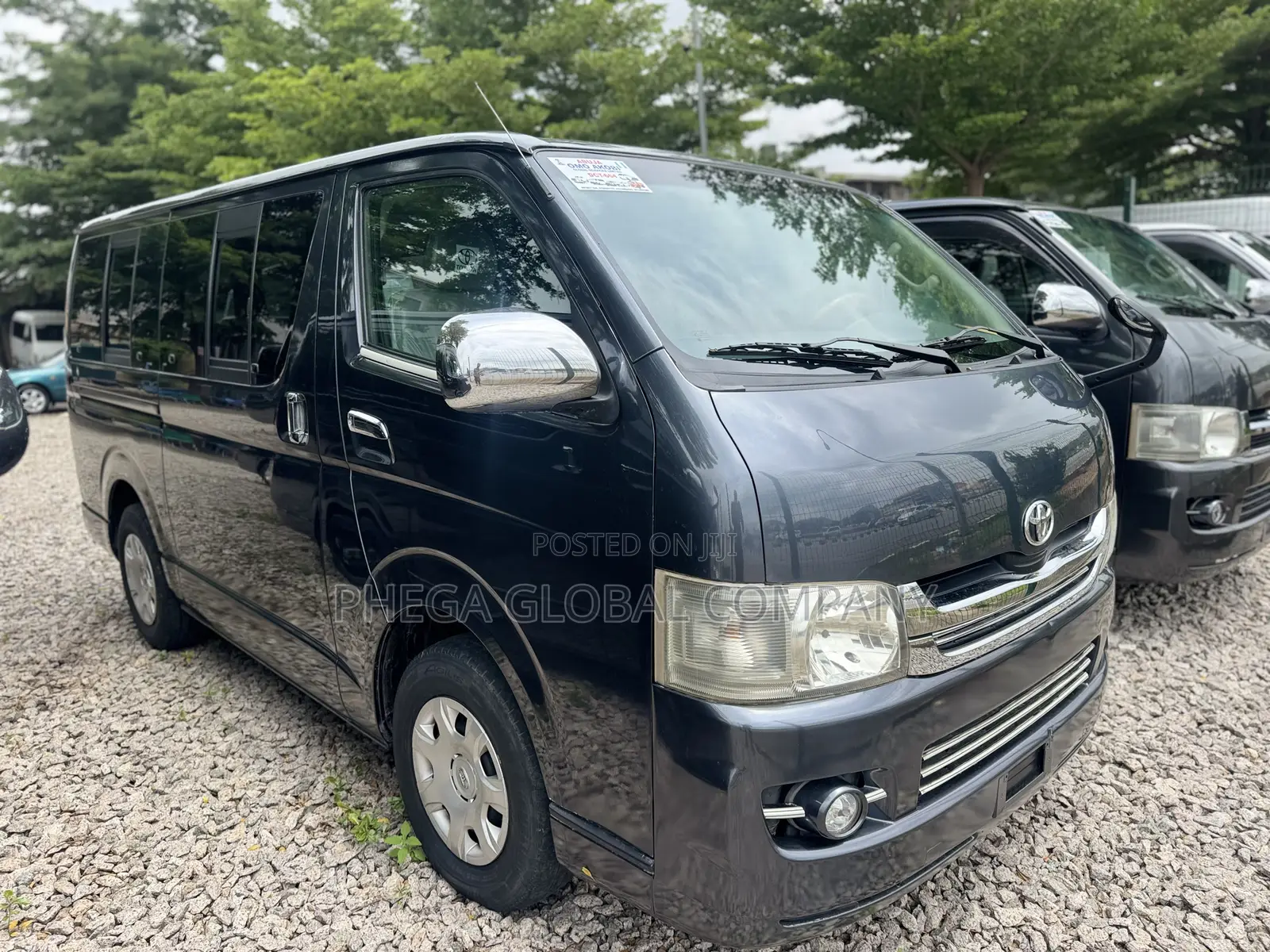 Toyota HiAce 2010 Black