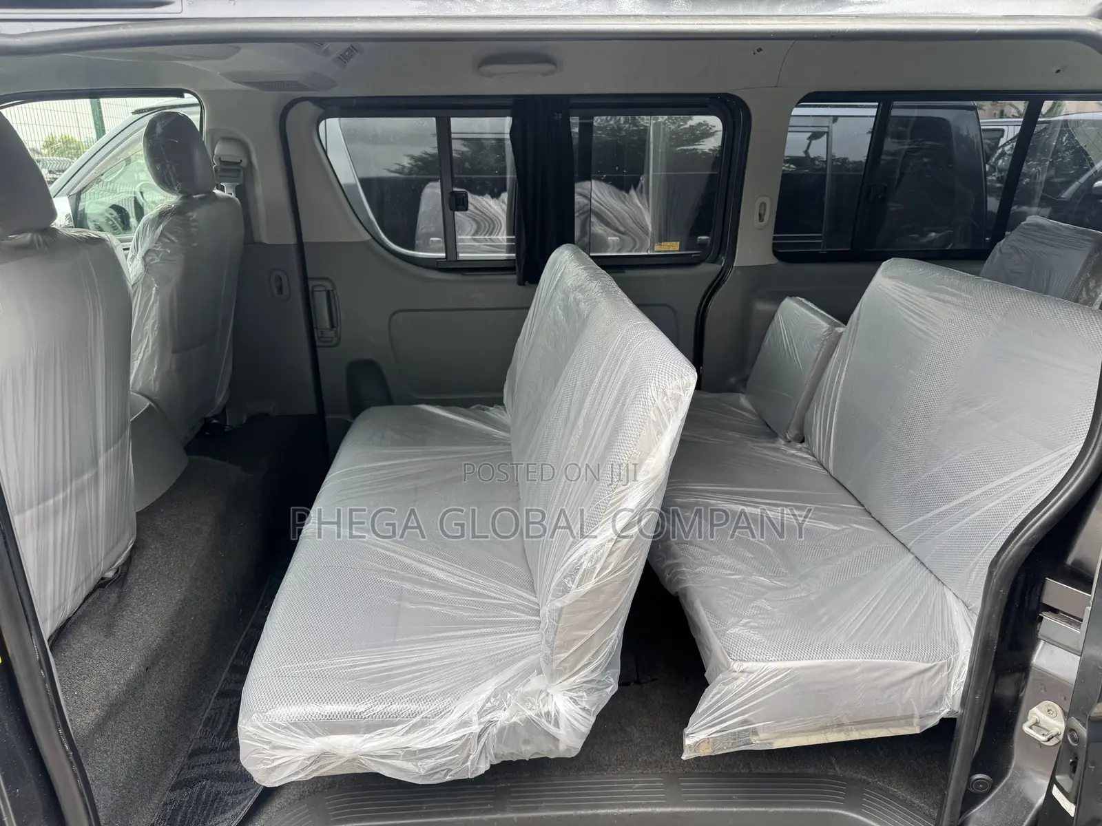Toyota HiAce 2010 Black