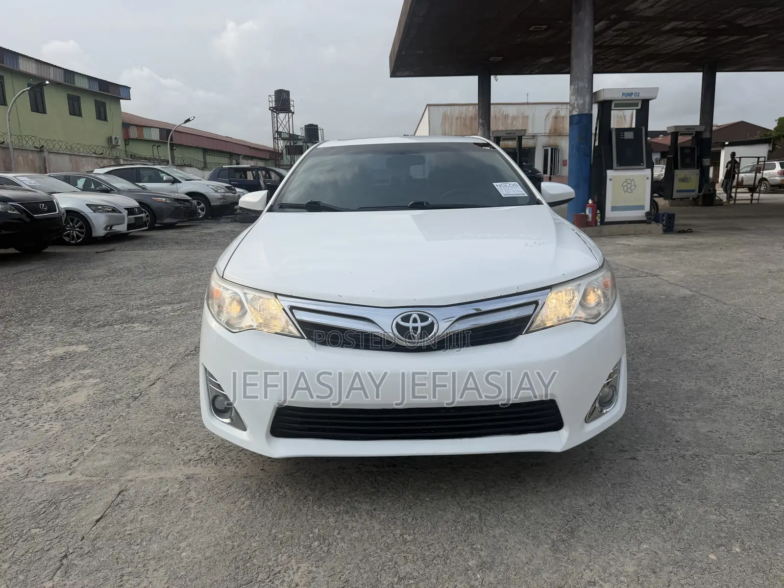 Toyota Camry XLE 4dr Sedan (2.5L 4cyl 6A) 2014 White