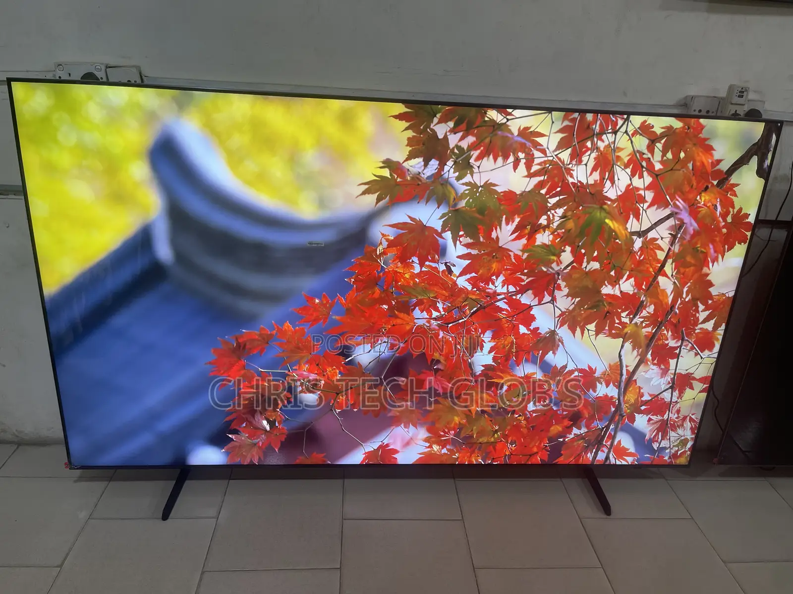 98inches Samsung Quantum Qled Smart TV Frameless Q80D Latest Model