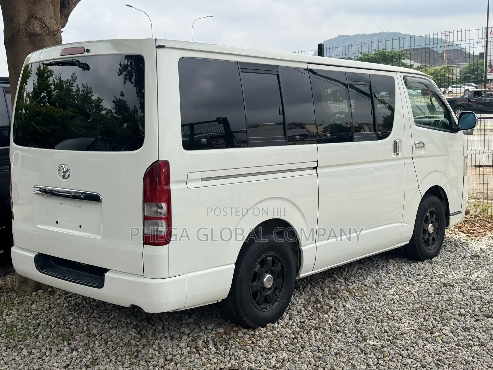 Toyota HiAce 2010 White