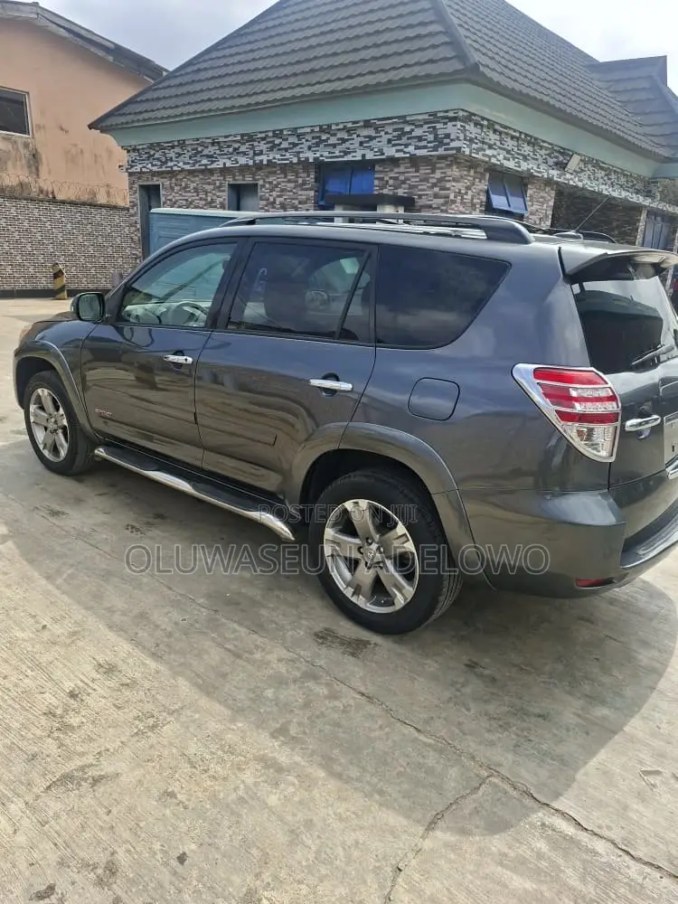 Toyota RAV4 2.5 Sport 2011 Gray