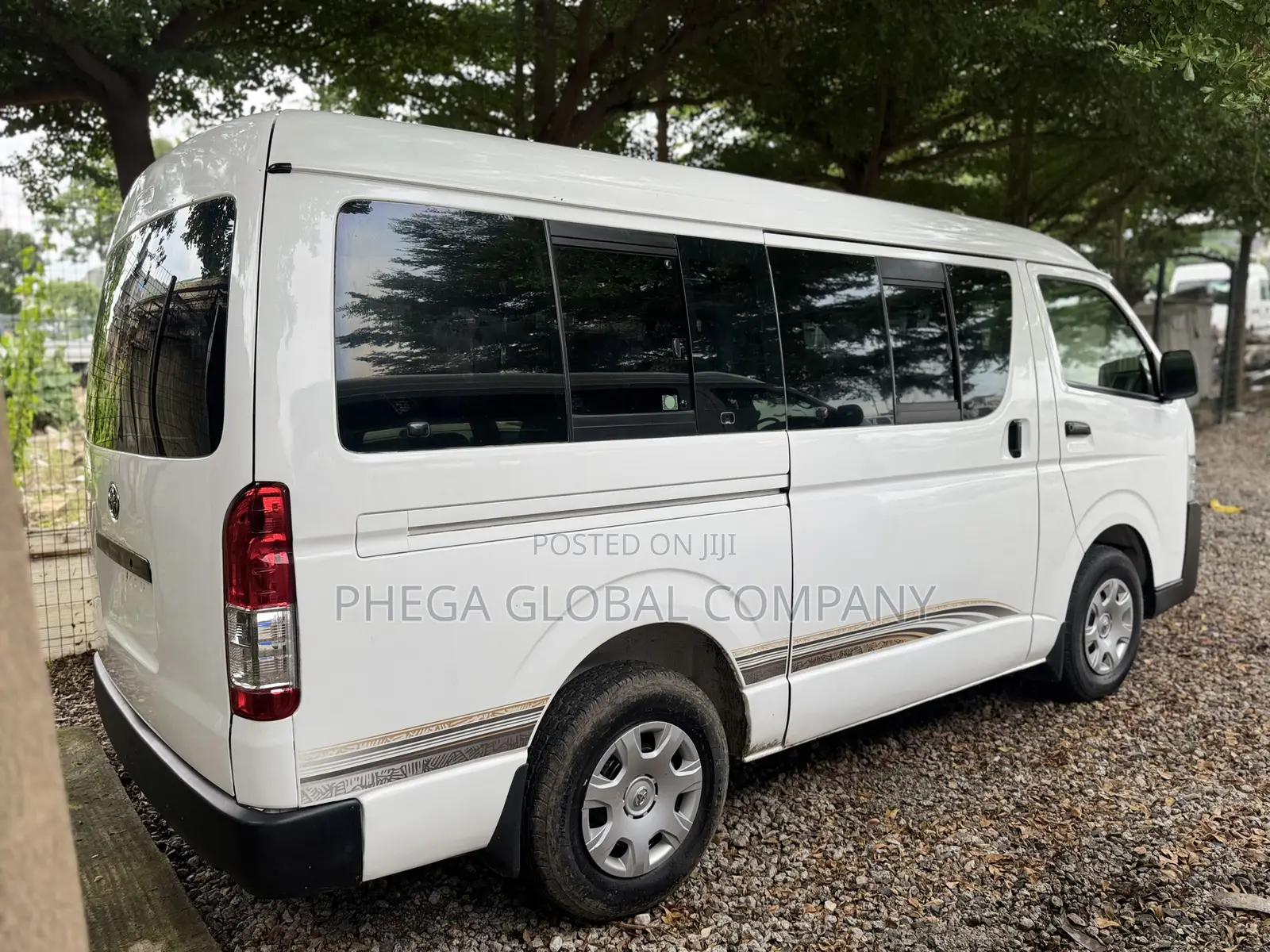 Toyota HiAce 2010 White